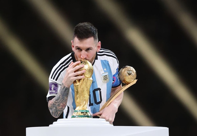 Bức ảnh liên quan đến Lionel Messi sẽ khiến cả những người hâm mộ bóng đá khó có thể rời mắt. Messi được xem là một trong những cầu thủ xuất sắc nhất mọi thời đại và bạn sẽ tìm hiểu được những kỹ năng và chiêu thức đặc biệt của anh. Hãy cùng khám phá sự nghiệp vĩ đại của ngôi sao bóng đá này.