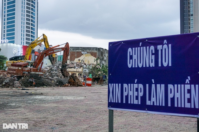 Phá dỡ loạt nhà ở tứ giác vàng liên quan đại án Phạm Công Danh - 2 Phá dỡ loạt nhà ở tứ giác vàng liên quan đại án Phạm Công Danh - 2