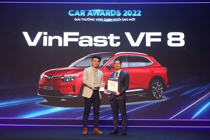 VinFast VF 8 a été honoré en tant que nouvelle étoile aux Car Awards 2022 - 1