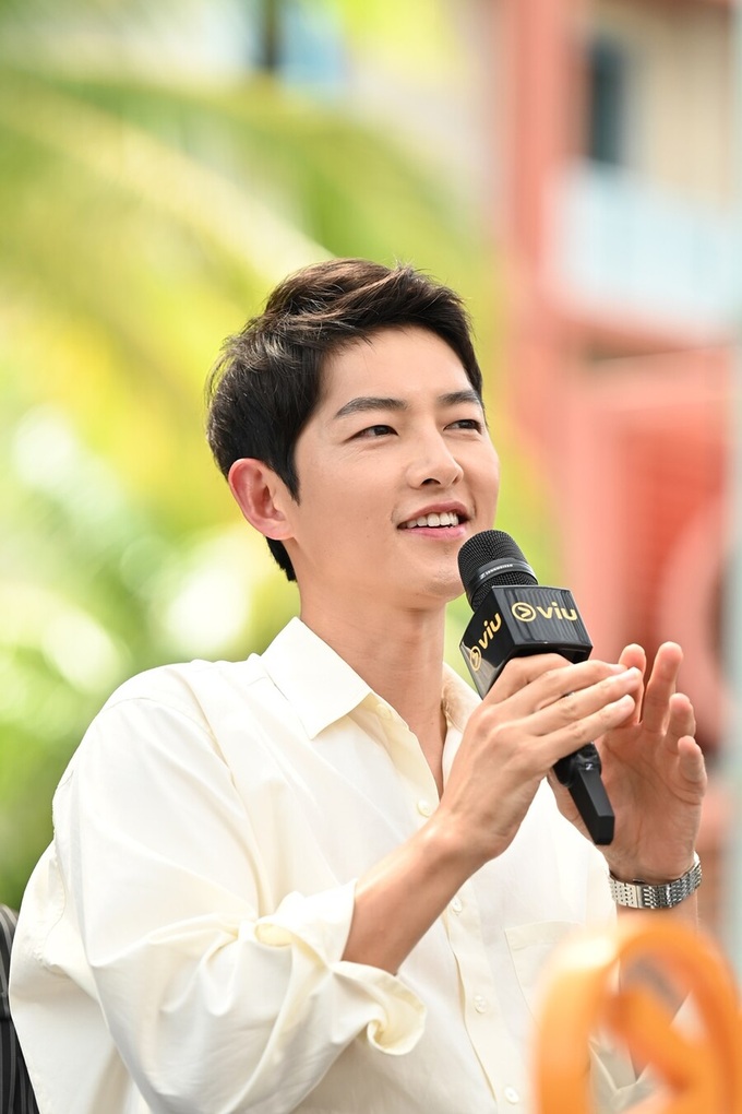 song-joong-ki-19-1672046985135.jpg