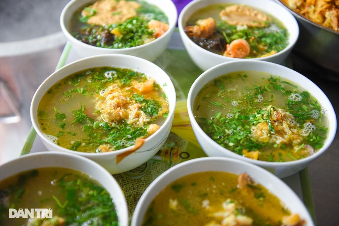 Take 500,000 VND to go to Hai Phong food tour, sweep a series of famous delicacies - 4