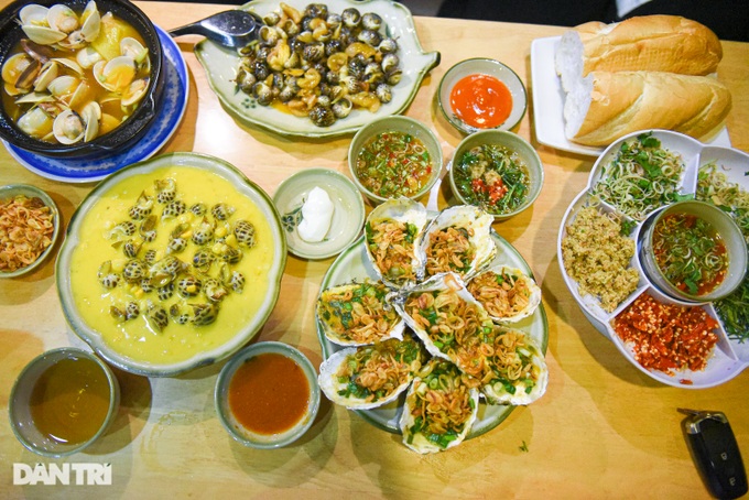 Take 500,000 VND to go to Hai Phong food tour, sweep a series of famous delicacies - 13