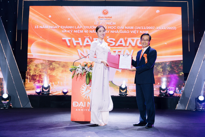 Hoa hậu Thế giới Việt Nam ngày đầu làm giảng viên đại học - 5