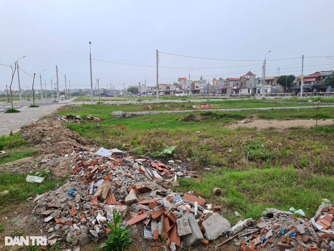Qua nhiều cơn sốt đất, giao dịch đất nền ở Nam Định cao ngất ngưởng - 2