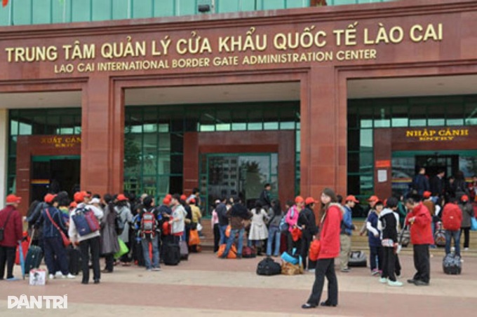 Khôi phục hoạt động xuất nhập cảnh tại Lào Cai sau gần 3 năm gián đoạn - 2 Khôi phục hoạt động xuất nhập cảnh tại Lào Cai sau gần 3 năm gián đoạn - 2