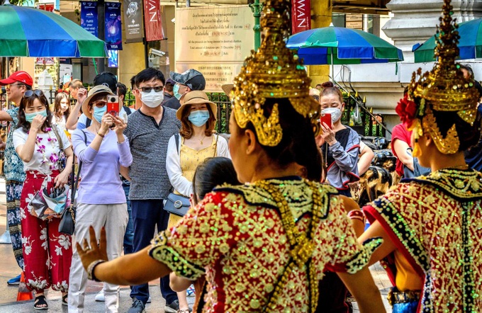 Nơi nào hưởng lợi đầu tiên và nhiều nhất khi khách Trung Quốc xuất ngoại? - 3