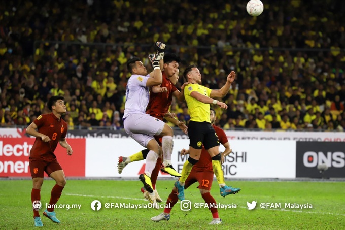 Đội nhà mất oan bàn thắng trước Thái Lan, báo Malaysia lên án trọng tài - 2