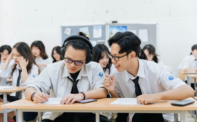 Nam sinh Chuyên Ngoại ngữ giành học bổng tiền tỷ của 3 trường đại học Mỹ - 3 Nam sinh Chuyên Ngoại ngữ giành học bổng tiền tỷ của 3 trường đại học Mỹ - 3