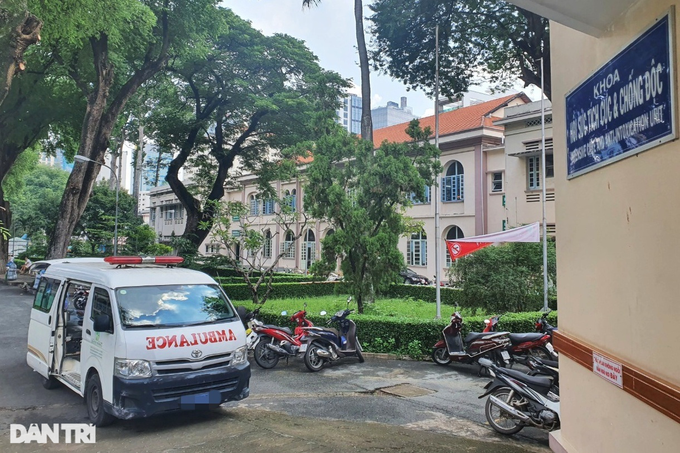 Bé trai nguy kịch vì uống 90 viên thuốc chữa động kinh của cha - 1