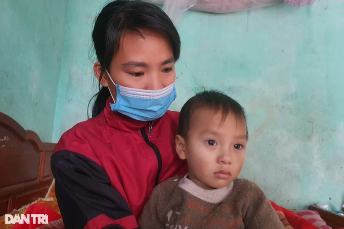 Không có tiền trị bệnh cho 2 con, người mẹ ung thư Không có tiền trị bệnh cho 2 con, người mẹ ung thư
