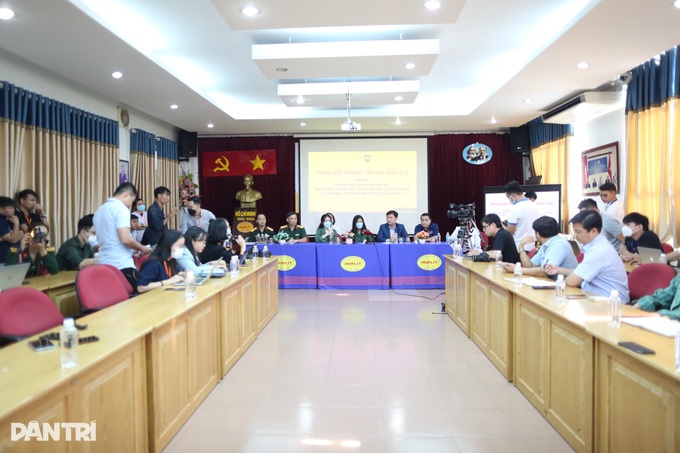 Nữ sinh quay clip ở trường quân sự: Hối lỗi vì clip bị cắt ghép - 1 Nữ sinh quay clip ở trường quân sự: Hối lỗi vì clip bị cắt ghép - 1