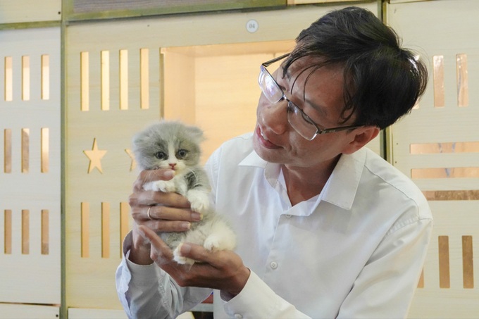 The guy spent more than 200 million VND to open a cat cafe for guests to caress - 7