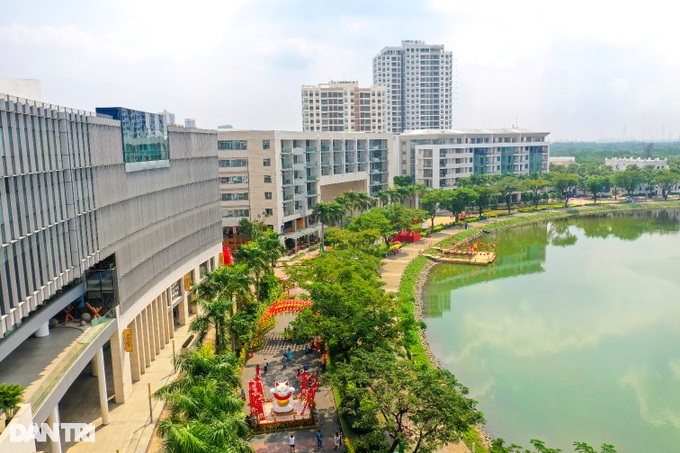 Không gian sống đắt giá bên những cung đường hoa ngày Tết - 8 Không gian sống đắt giá bên những cung đường hoa ngày Tết - 8