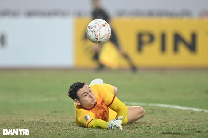 หนังสือพิมพ์ไทยเลือกทีมชั้นนำใน AFF Cup ที่เป็นที่ถกเถียง - 2