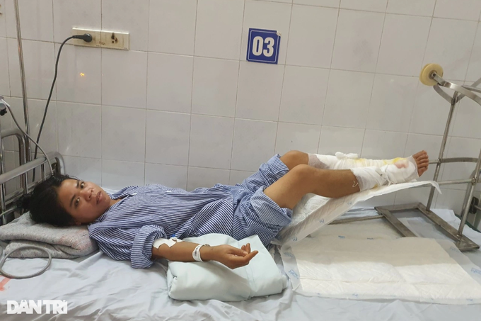 Bác sĩ quên Tết kêu gọi cứu giúp cô gái dân tộc Giáy ngã vào bếp lửa - 3 Bác sĩ quên Tết kêu gọi cứu giúp cô gái dân tộc Giáy ngã vào bếp lửa - 3