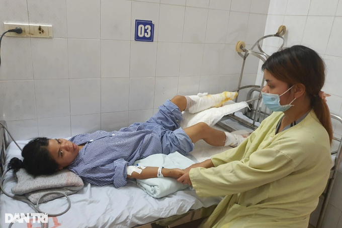 Bác sĩ quên Tết kêu gọi cứu giúp cô gái dân tộc Giáy ngã vào bếp lửa - 4 Bác sĩ quên Tết kêu gọi cứu giúp cô gái dân tộc Giáy ngã vào bếp lửa - 4