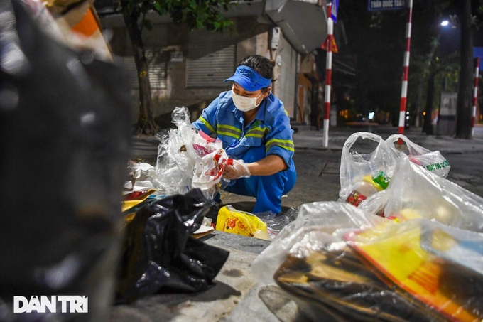 Người phụ nữ 20 năm đón giao thừa bên đống rác - 4 Người phụ nữ 20 năm đón giao thừa bên đống rác - 4