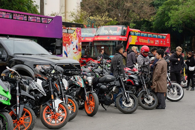 Hàng chục người chơi motor tại Hà Nội tụ họp đầu xuân - 5