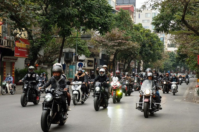 Hàng chục người chơi motor tại Hà Nội tụ họp đầu xuân - 6