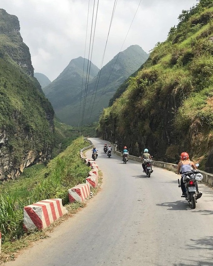 Tân Hoa hậu Hoàn vũ khoe ảnh cưỡi xe máy, đi phượt tại Hà Giang - 3 Tân Hoa hậu Hoàn vũ khoe ảnh cưỡi xe máy, đi phượt tại Hà Giang - 3