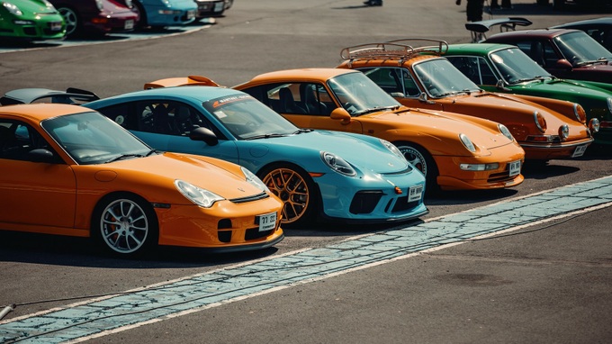 Chiêm ngưỡng những sắc màu hiếm thấy của Porsche - 16