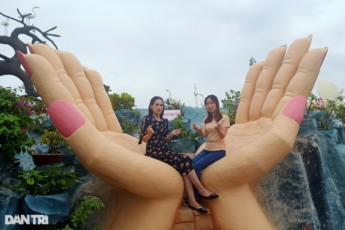 Du khách nườm nượp đổ về ngôi chùa cảnh đẹp như chốn thần tiên ở Bạc Liêu - 2 Du khách nườm nượp đổ về ngôi chùa cảnh đẹp như chốn thần tiên ở Bạc Liêu - 2