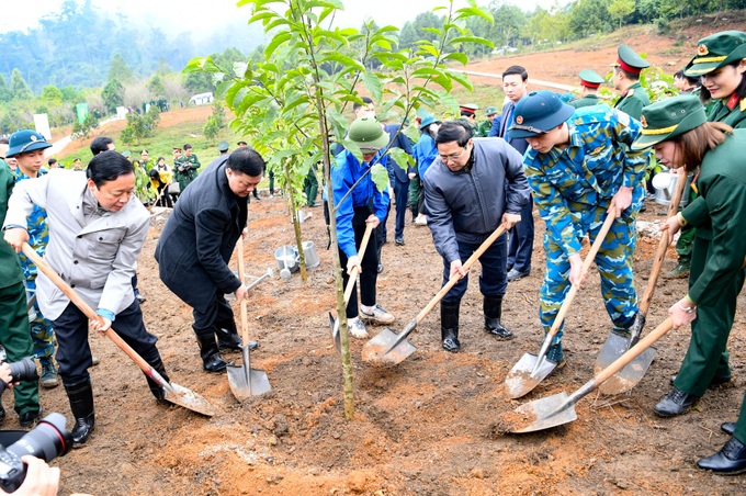 Thủ tướng: Hãy hăng hái tham gia trồng cây ngay từ những ngày đầu xuân - 2
