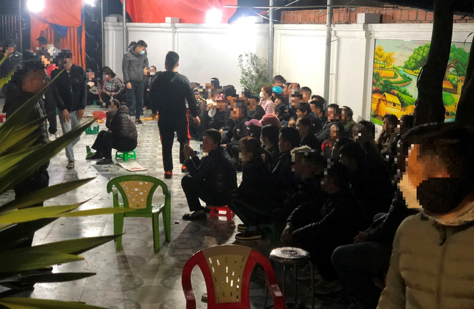 Hải Phòng bắt tại trận 51 con bạc ngày mùng 3 Tết - 2 Hải Phòng bắt tại trận 51 con bạc ngày mùng 3 Tết - 2