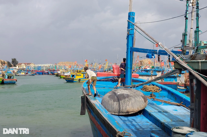 Cả Tết lênh đênh trên biển, thuyền viên ngậm ngùi vì... chỉ đủ tiền xăng - 4 Cả Tết lênh đênh trên biển, thuyền viên ngậm ngùi vì... chỉ đủ tiền xăng - 4