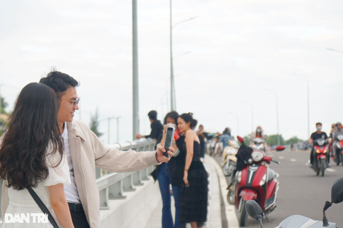 The bridge crossing the sea of ​​nearly 250 billion in Binh Dinh attracts visitors to check-in during Tet - 2
