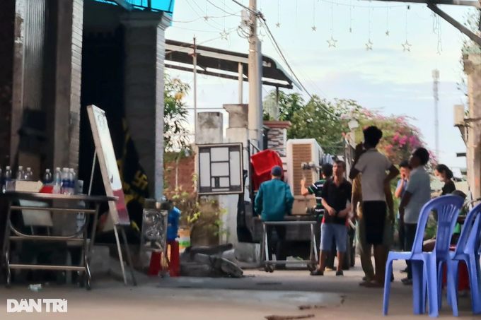Chồng về thăm nhà ở Đồng Nai, phát hiện vợ và 2 con tử vong - 1 Chồng về thăm nhà ở Đồng Nai, phát hiện vợ và 2 con tử vong - 1