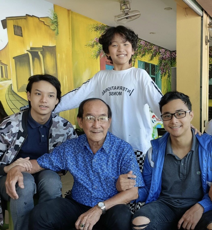 Gia đình 3 thế hệ làm nghệ thuật của Quán quân Gương mặt thân quen 2022 - 3 Gia đình 3 thế hệ làm nghệ thuật của Quán quân Gương mặt thân quen 2022 - 3