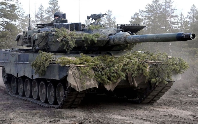 Phía sau quyết định của Đức chuyển xe tăng Leopard 2 cho Ukraine - 1