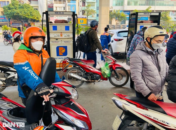 Nóng: Giá xăng tăng mạnh - 1 Nóng: Giá xăng tăng mạnh - 1