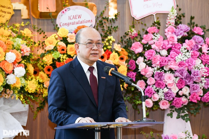 Đại học Bách khoa HN bổ nhiệm Giám đốc Trung tâm Công nghệ và Kinh tế số - 1 Đại học Bách khoa HN bổ nhiệm Giám đốc Trung tâm Công nghệ và Kinh tế số - 1