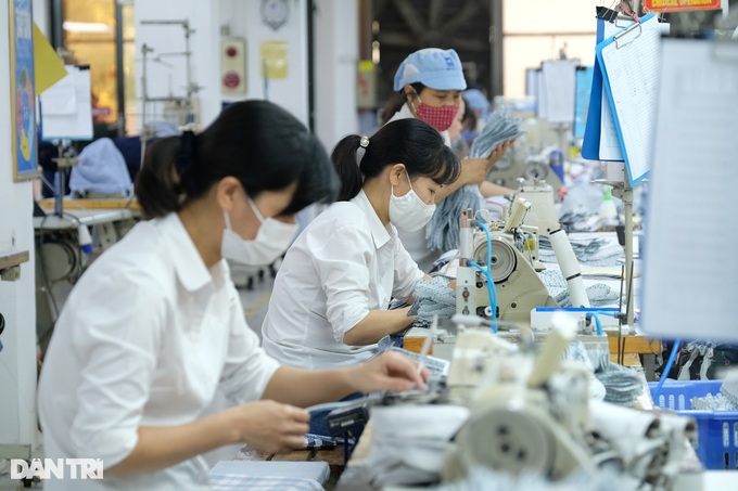 Công nhân trở lại nhà máy: Có việc, giờ quan trọng hơn thu nhập - 1 Công nhân trở lại nhà máy: Có việc, giờ quan trọng hơn thu nhập - 1