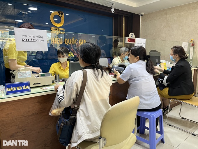 Hiện tượng lạ trong ngày vía Thần Tài ở hai miền Nam Bắc - 15