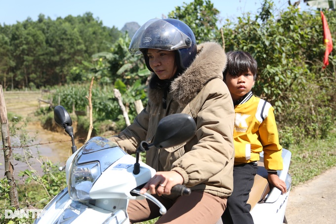 Thầy hiệu trưởng đuổi theo xe khách gần 100km bắt học trò - 4 Thầy hiệu trưởng đuổi theo xe khách gần 100km bắt học trò - 4