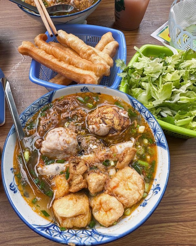 Foodtour Miss Ky Duyen enjoy in one day in Hanoi - 3