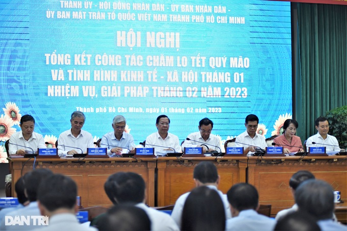 Chủ tịch TPHCM tự nhận giảm bậc thi đua vì giải ngân đầu tư công thấp - 2 Chủ tịch TPHCM tự nhận giảm bậc thi đua vì giải ngân đầu tư công thấp - 2
