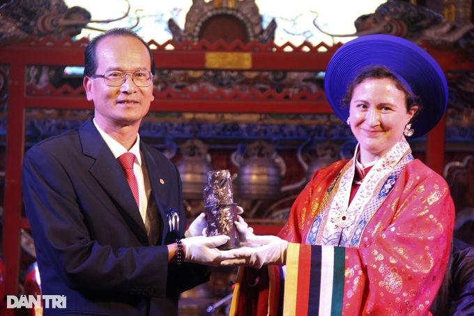 Ngày về Cố đô Huế của hậu duệ vua Hàm Nghi - 4 Ngày về Cố đô Huế của hậu duệ vua Hàm Nghi - 4