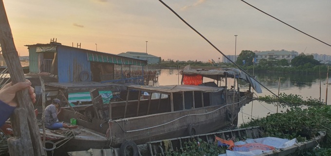 Xóm ngụ cư Việt kiều giữa dòng kênh đôi - 1 Xóm ngụ cư Việt kiều giữa dòng kênh đôi - 1