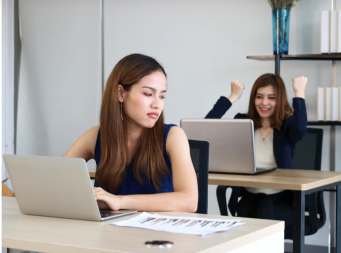 Nuốt không trôi khi phát hiện đồng nghiệp được thưởng Tết 100 triệu đồng - 4 Nuốt không trôi khi phát hiện đồng nghiệp được thưởng Tết 100 triệu đồng - 4