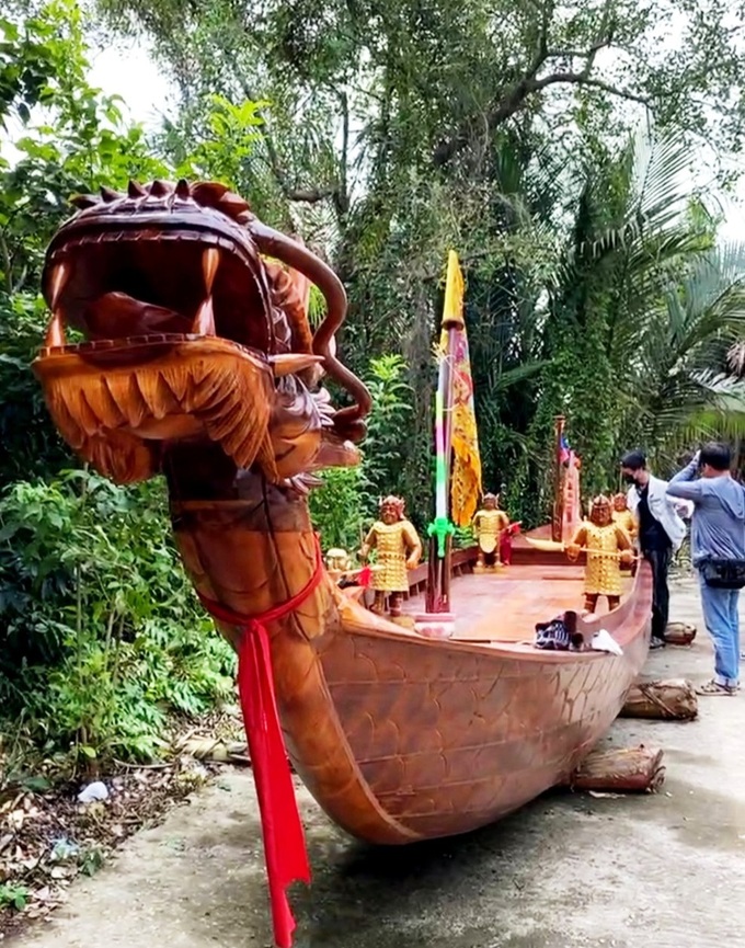 Thuyền rồng chở binh, tướng trôi vào bờ sông Kiên Giang - 2 Thuyền rồng chở binh, tướng trôi vào bờ sông Kiên Giang - 2