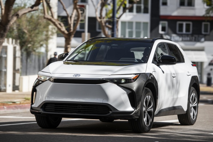 Toyota đưa dữ liệu chứng minh nếu chỉ làm xe điện sẽ gây hại cho môi trường - 2