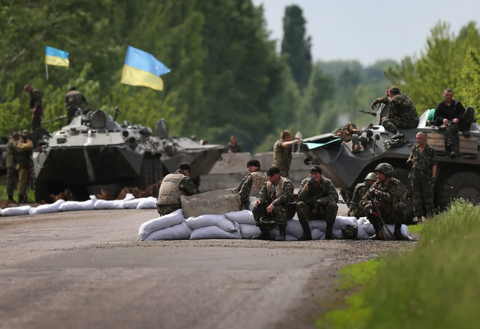 Lãnh đạo tình báo Mỹ dự đoán thời điểm quyết định của xung đột Ukraine - 1