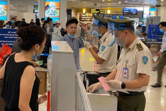 Thêm tình tiết vụ Đội phó Hải quan gây áp lực với khách ở sân bay Nội Bài - 1