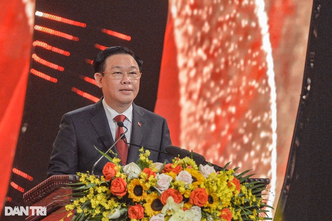 74 tác phẩm được trao Giải Búa liềm vàng lần thứ VII - 1 74 tác phẩm được trao Giải Búa liềm vàng lần thứ VII - 1