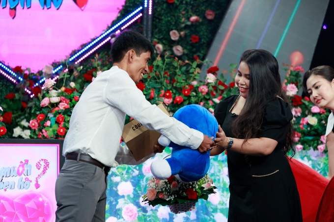 Chàng trai bất ngờ bật khóc khi nhắc về tình cũ trên truyền hình - 2 Chàng trai bất ngờ bật khóc khi nhắc về tình cũ trên truyền hình - 2