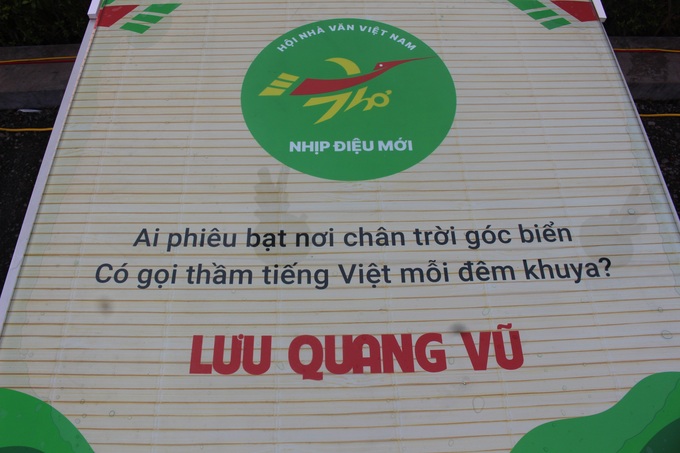 Nhiều kỷ vật quý được trưng bày tại Ngày thơ Việt Nam 2023 - 17